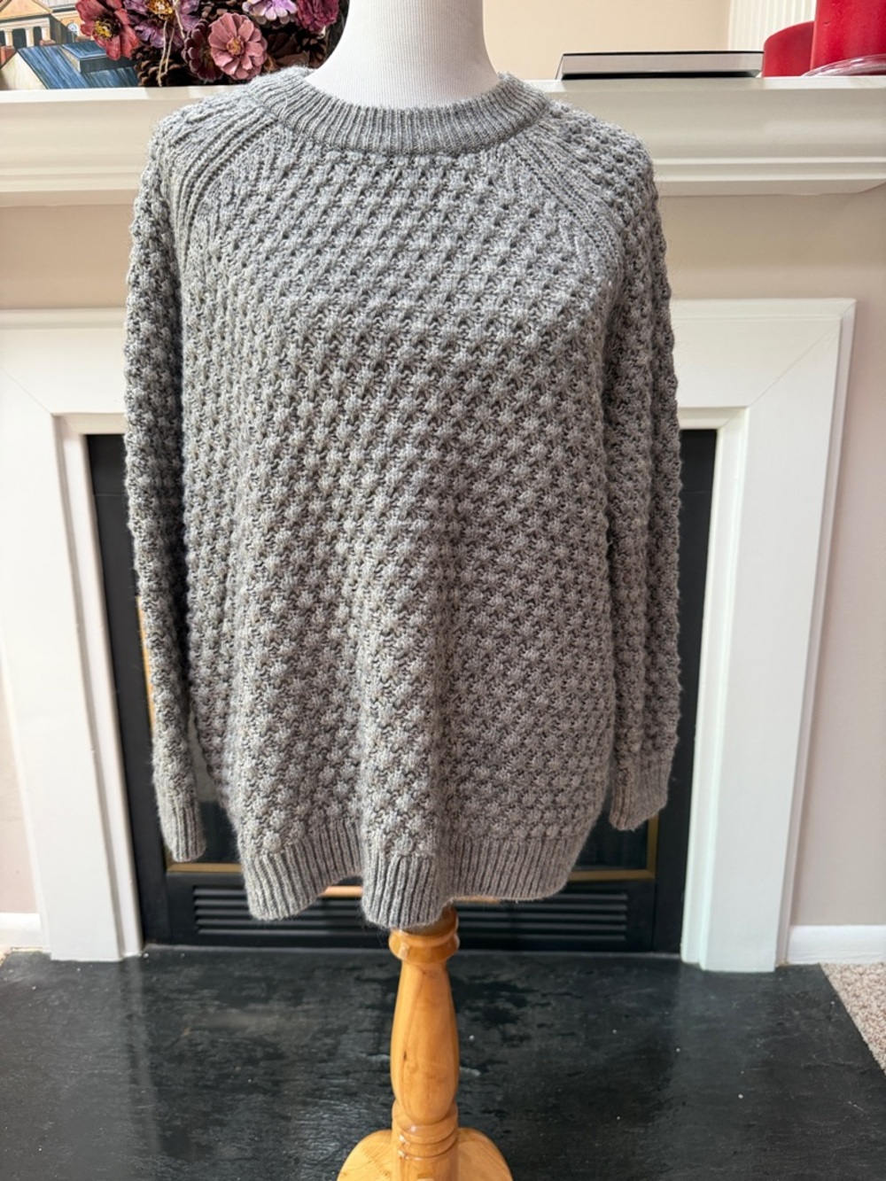 H&M Textured Crewneck Sweater in Light Gray